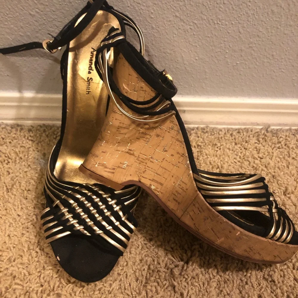 Amanda Smith Black and Gold Cork Wedges size 8M